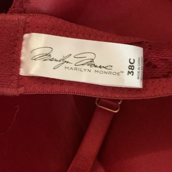 Marilyn Monroe Lace Overlay Underwire Bra - Picture 4 of 5